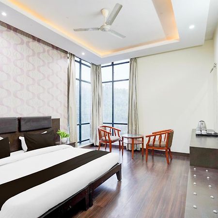 Hotel Super Townhouse Sector 51 Noida Near Metro Station Exterior foto