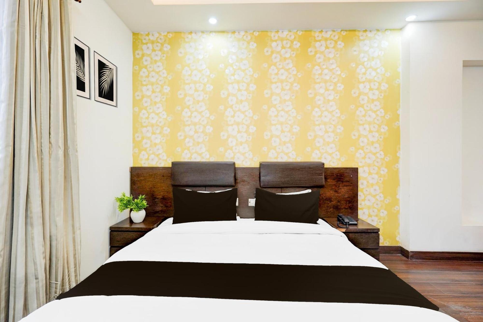 Hotel Super Townhouse Sector 51 Noida Near Metro Station Exterior foto