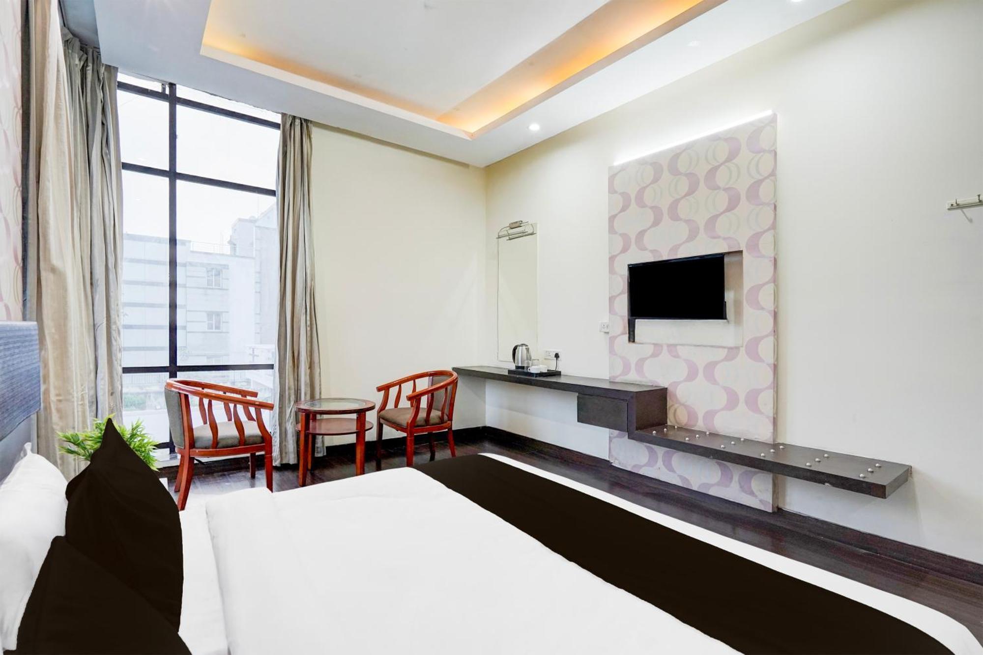 Hotel Super Townhouse Sector 51 Noida Near Metro Station Exterior foto